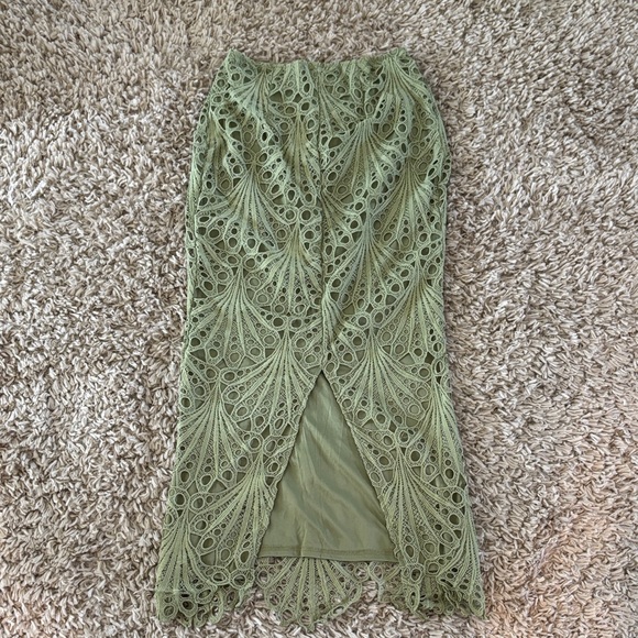 PrettyLittleThing Lace Skirt - Picture 3 of 11